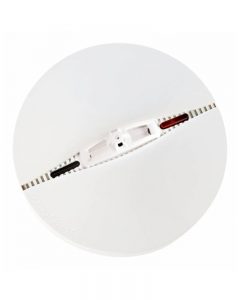 En vit, optisk rök och värmedetektor från Säkra Larms produktutbud